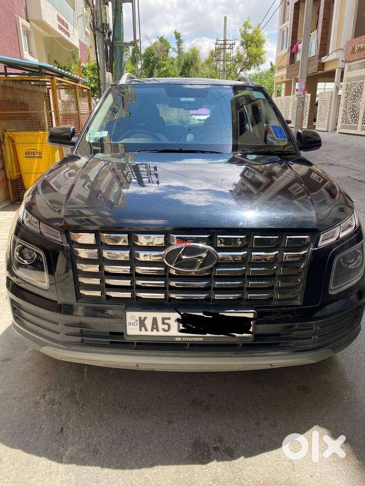 Hyundai Venue For Sale At 8.9lakhs (slightly Negotiable)