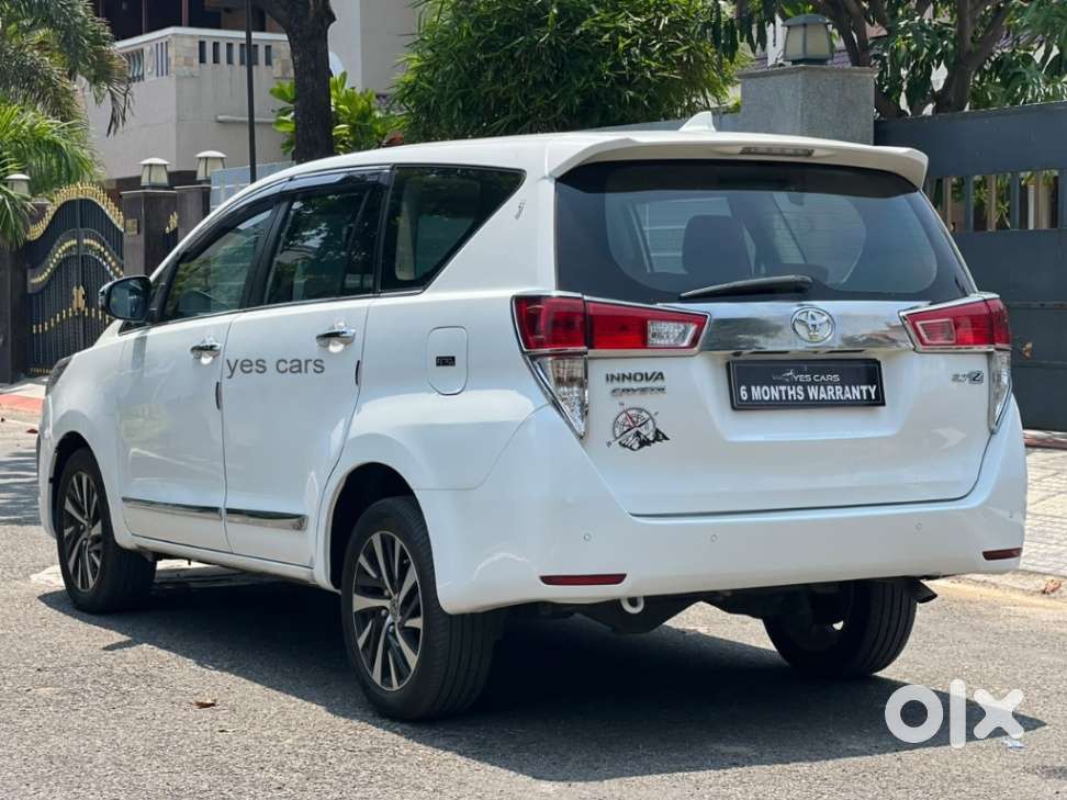 Toyota Innova Crysta 2.8 Z, 2022, Petrol