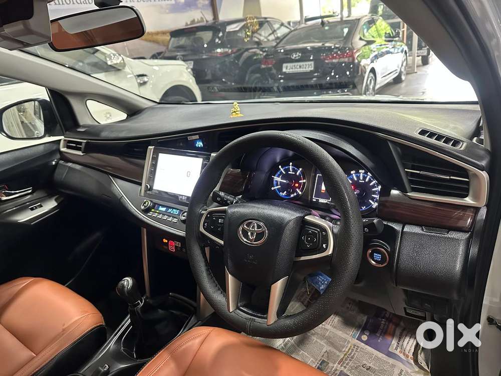 Toyota Innova Crysta 2.4 V, 2025, Diesel