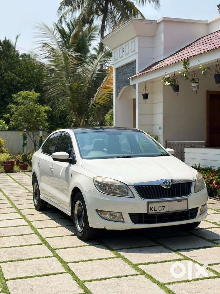 Skoda Rapid 1.6 Mpi Ambition, 2012, Petrol