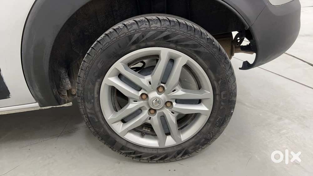 Renault Triber Rxz Easy-r Amt, 2022, Petrol
