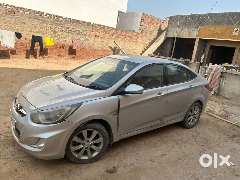 Hyundai Fluidic Verna 2012
