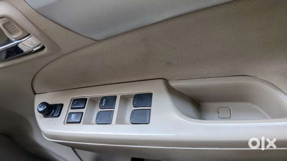 Maruti Suzuki Ertiga Zdi+ Shvs 2017