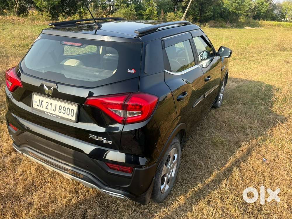 Mahindra Xuv300 2023 Diesel Well Maintained