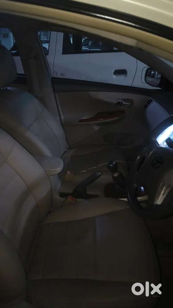 Toyota Corolla Altis 2010