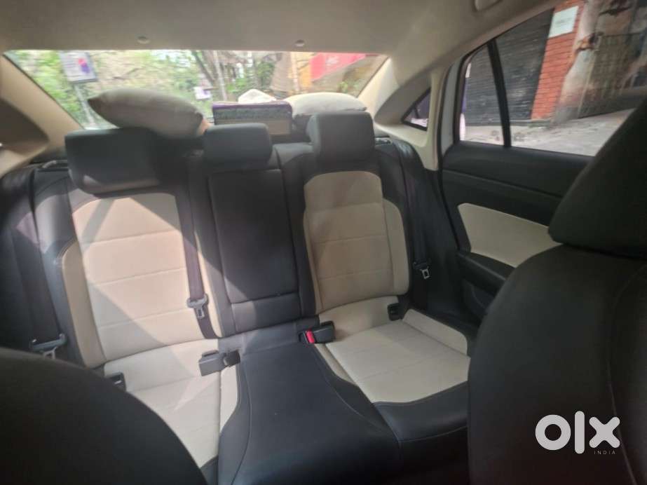 Skoda Slavia Style 1.0l Tsi Mt, 2023, Petrol