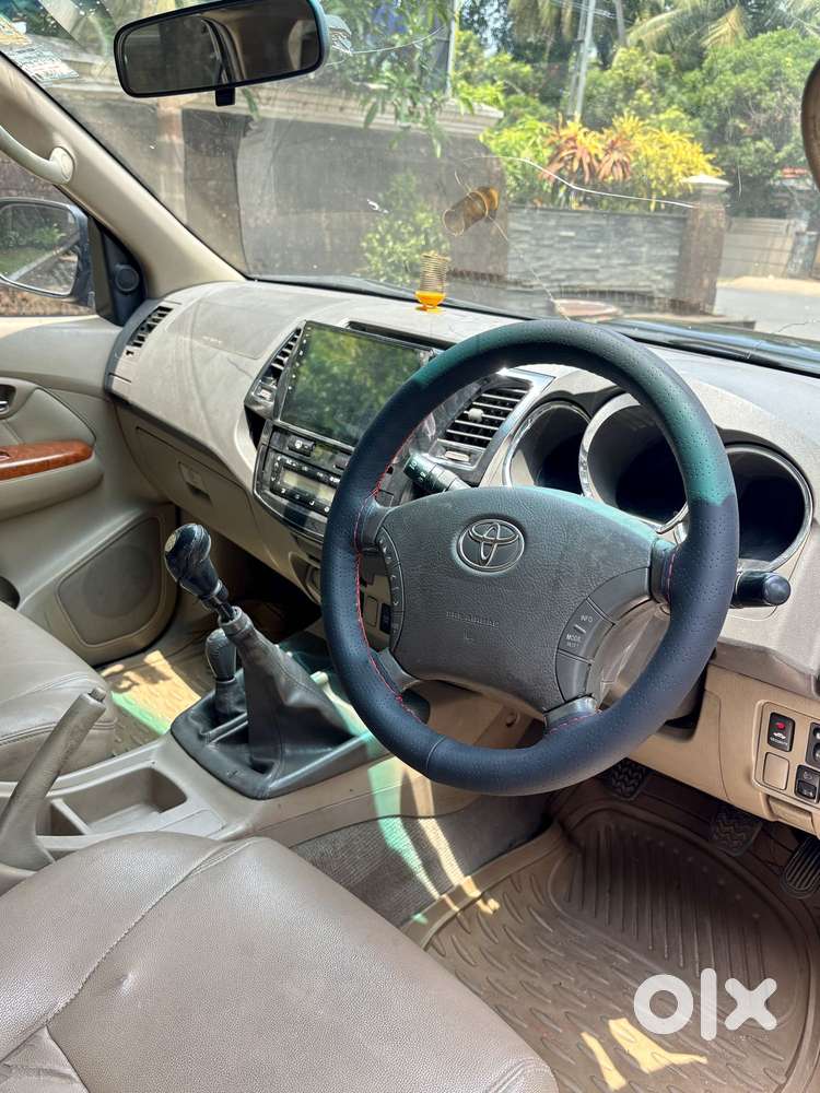 Toyota Fortuner [2009-2012] 3.0 4x4 Mt, 2010, Diesel