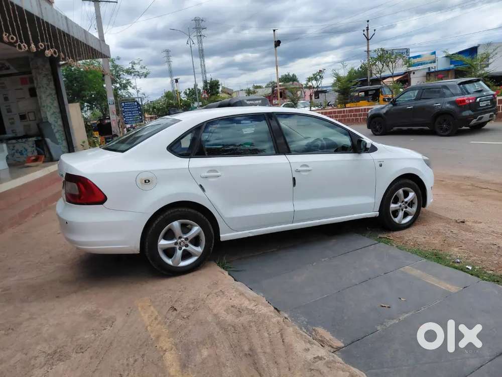 Skoda Rapid 2013 Diesel 106000 Km Driven