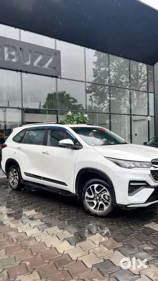 Maruti Suzuki Invicto Alpha Plus 7str, 2025, Petrol