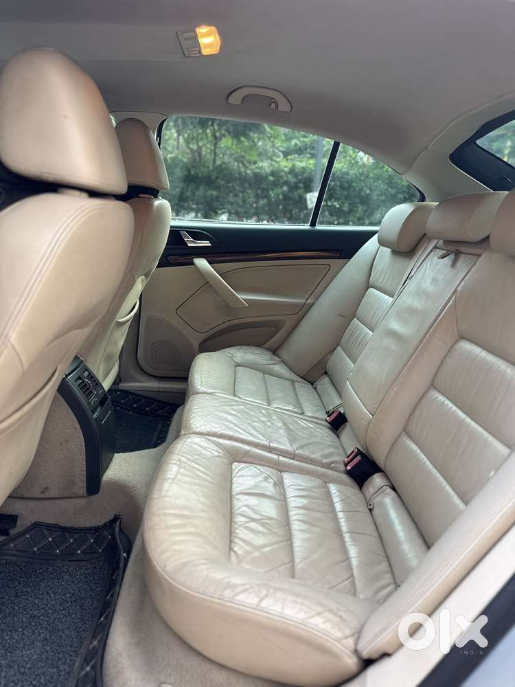 Skoda Laura Ambiente 2.0 Tdi Cr Automatic, 2011, Diesel