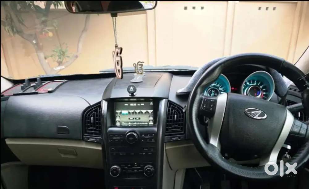 Mahindra Xuv500 2017 Diesel 100000 Km Driven