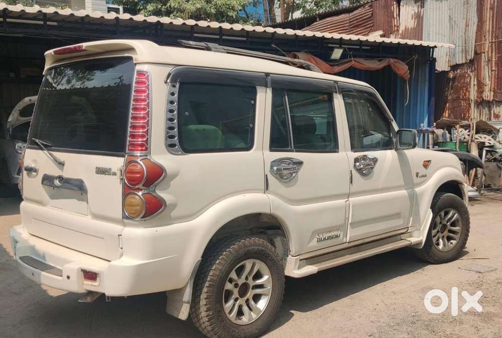 Mahindra Scoripo Sle 2.2 Mhawk 2012 White Diesel Non-accidental