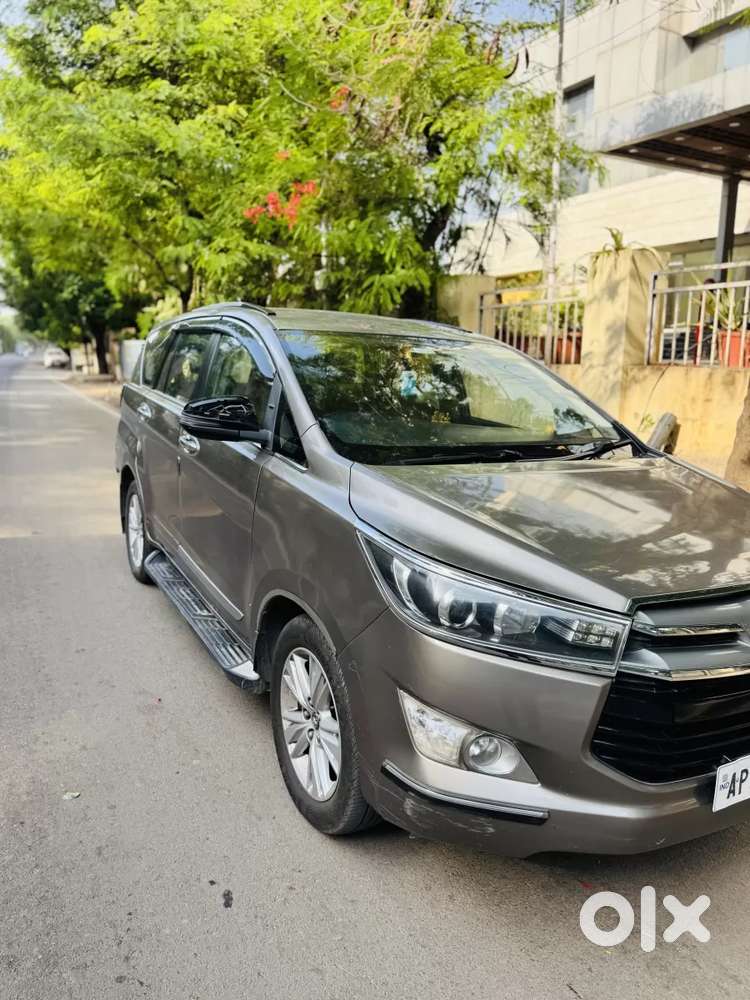 Toyota Innova Crysta 2.8 Zx At 7 Seater, 2017, Diesel