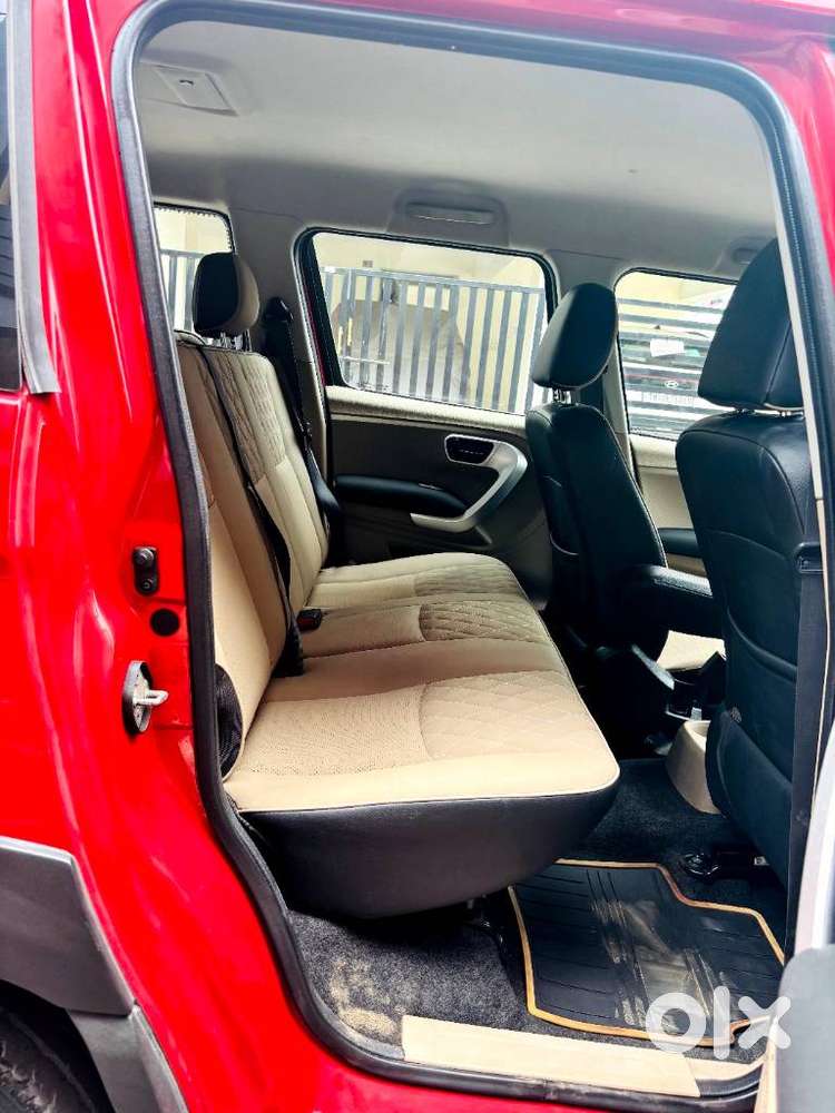 Mahindra Tuv 300 T10, 2018, Diesel