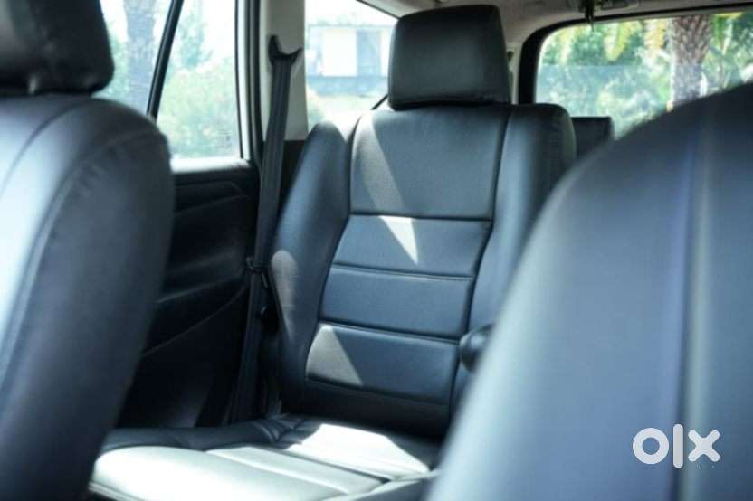 Toyota Innova Crysta 2.4 G Plus Mt 7 Str, 2019