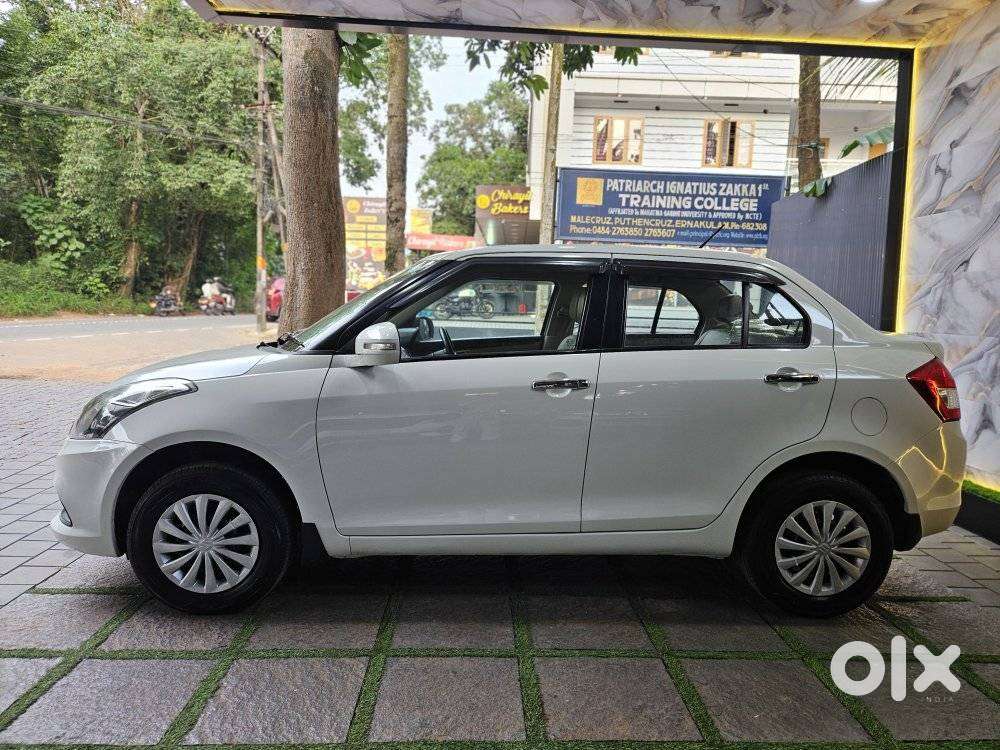 Maruti Suzuki Swift Dzire Vxi Optional, 2016, Petrol