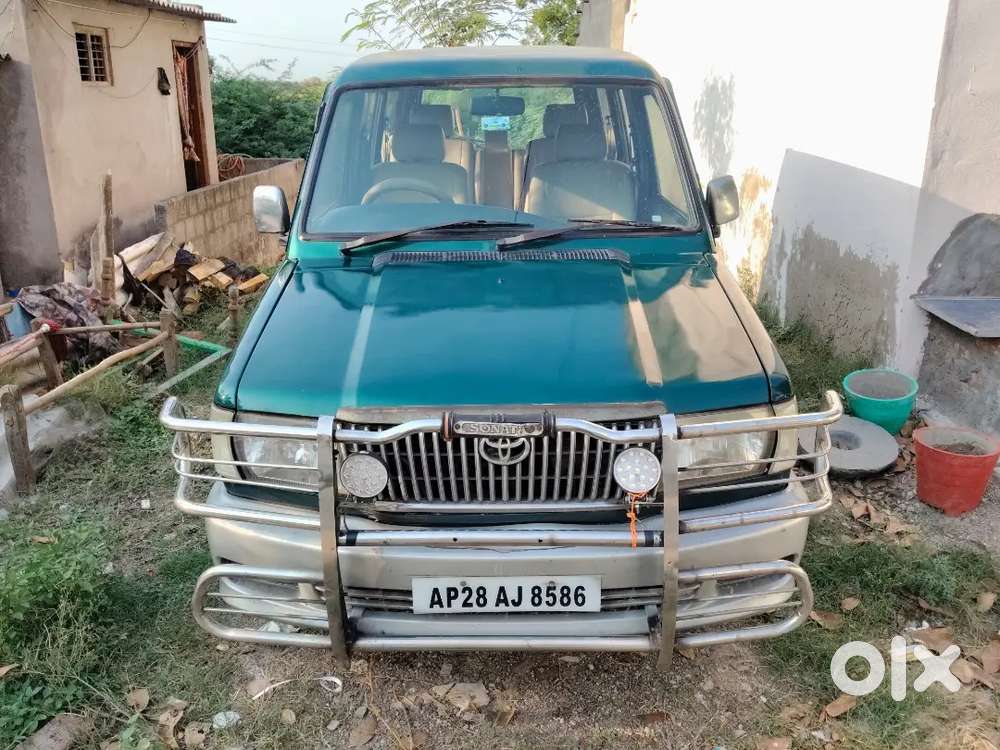Toyota Qualis 2003 Diesel 272000 Km Driven