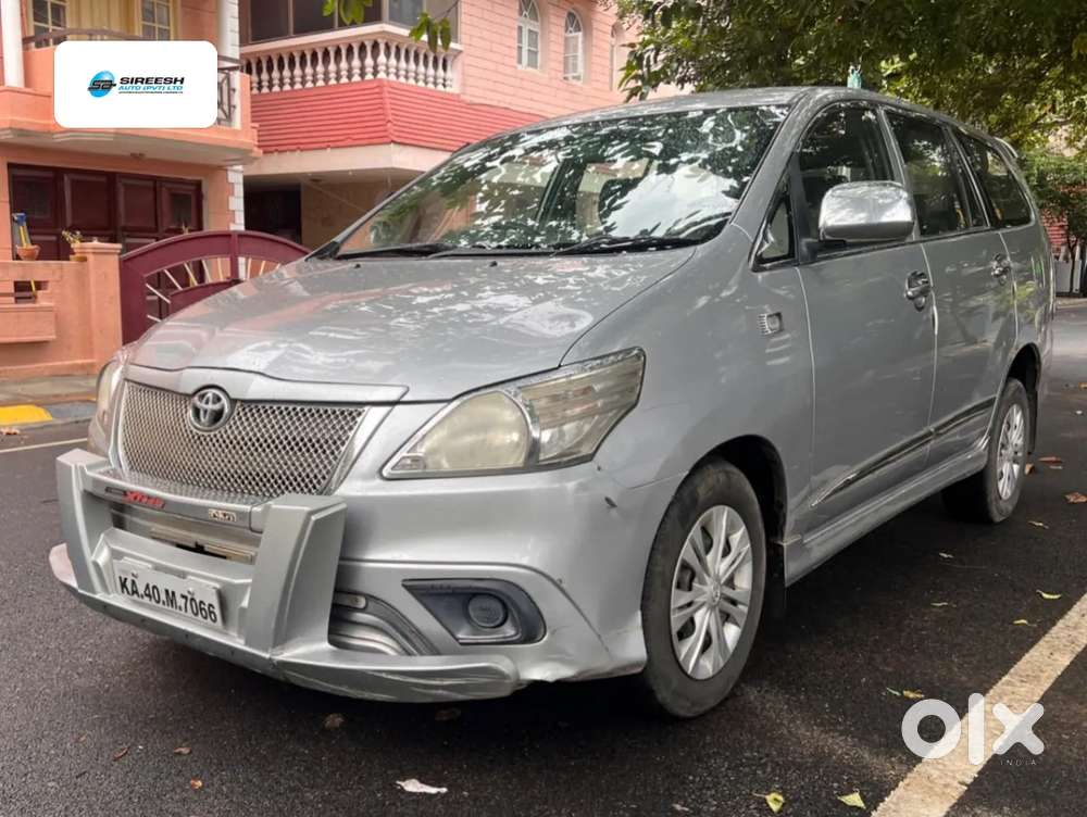 Toyota Innova 2.5 G (diesel) 8 Seater Bs Iv, 2016, Diesel