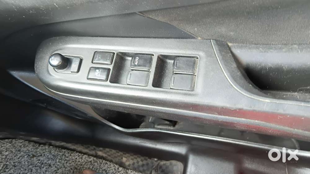 Maruti Suzuki Swift Vxi Optional, 2024, Petrol