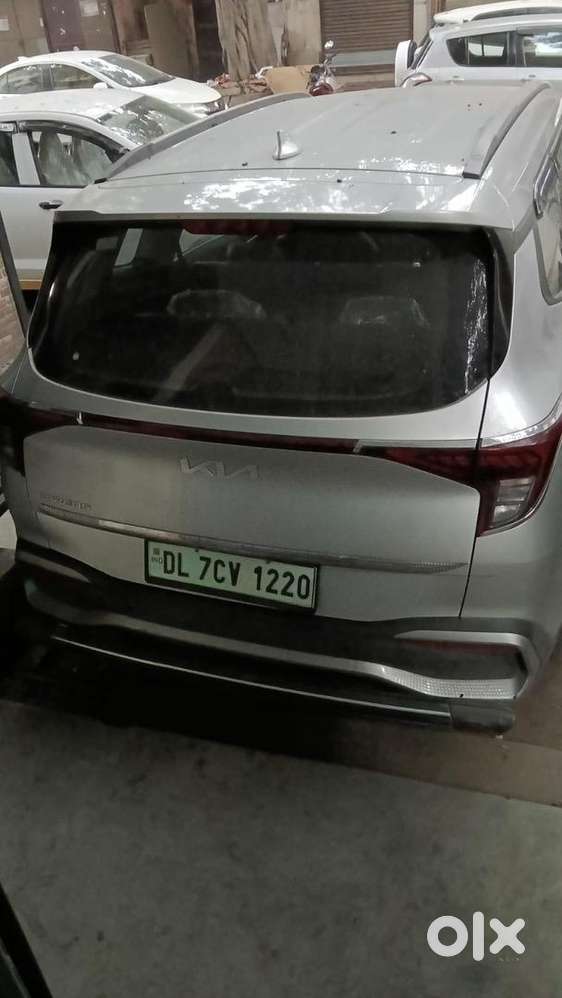 Kia Carens 2023 Petrol 40000 Km Driven