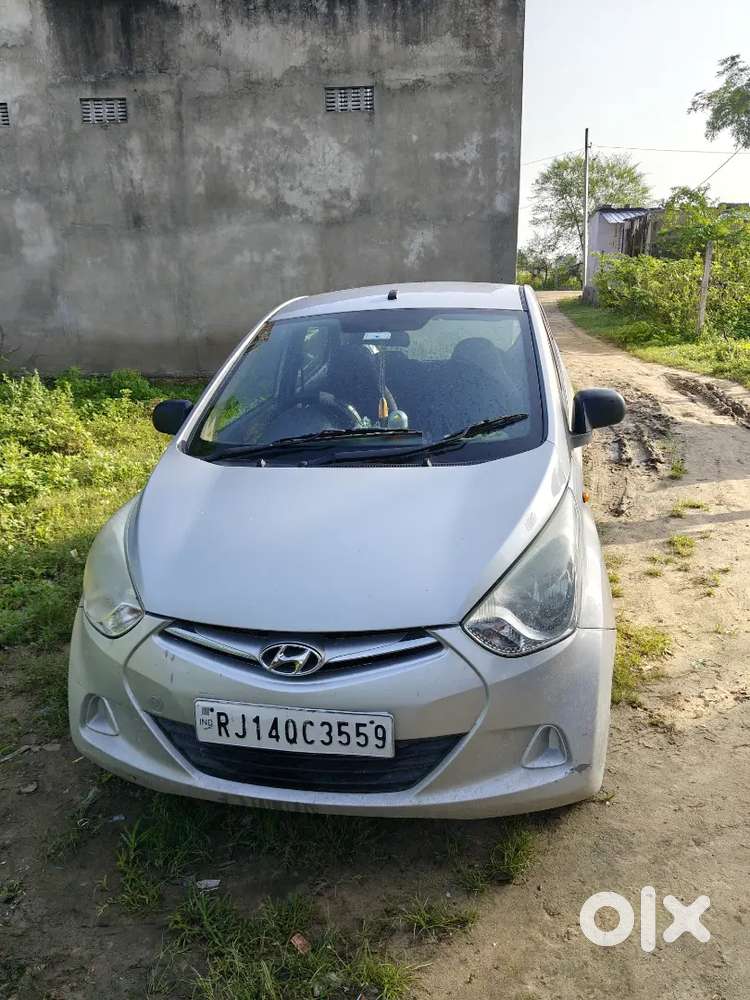 गाड़ी में कोई कमी नहीं है 
आराम से गाड़ी देख के लेवो