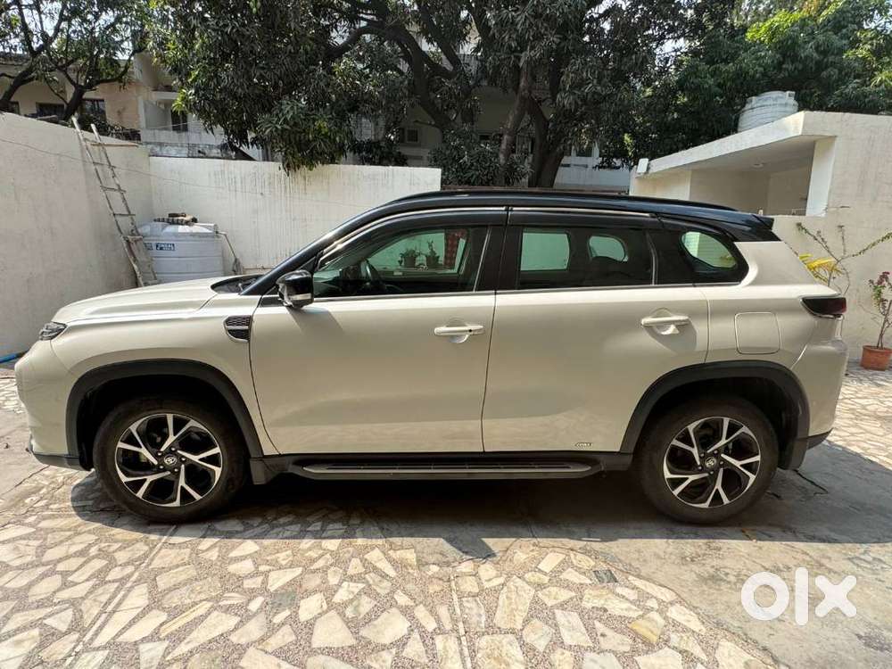 Top Variant Toyota Hyryder Available At A Throwaway Price