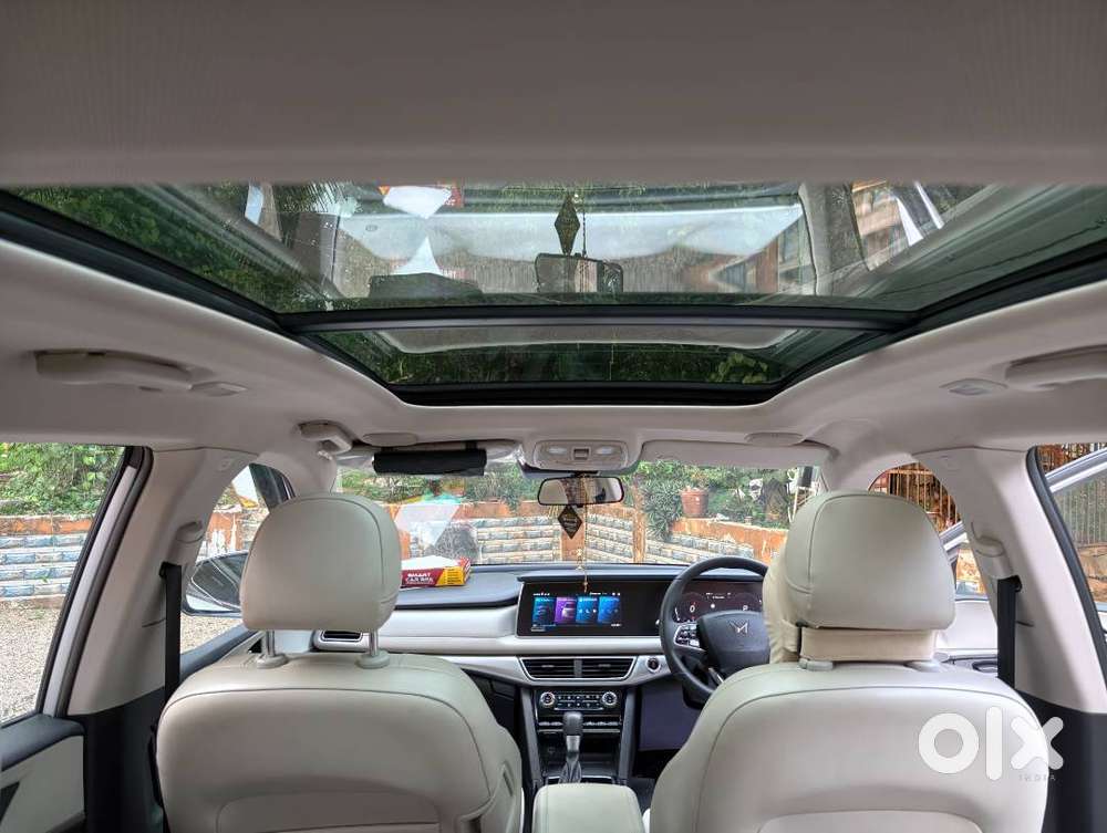 Xuv700 Ax7 Luxury At 2023  13,500 Km