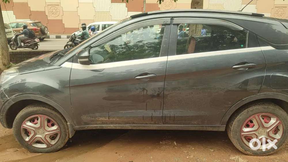 Tata Nexon Petrol Manual 2018