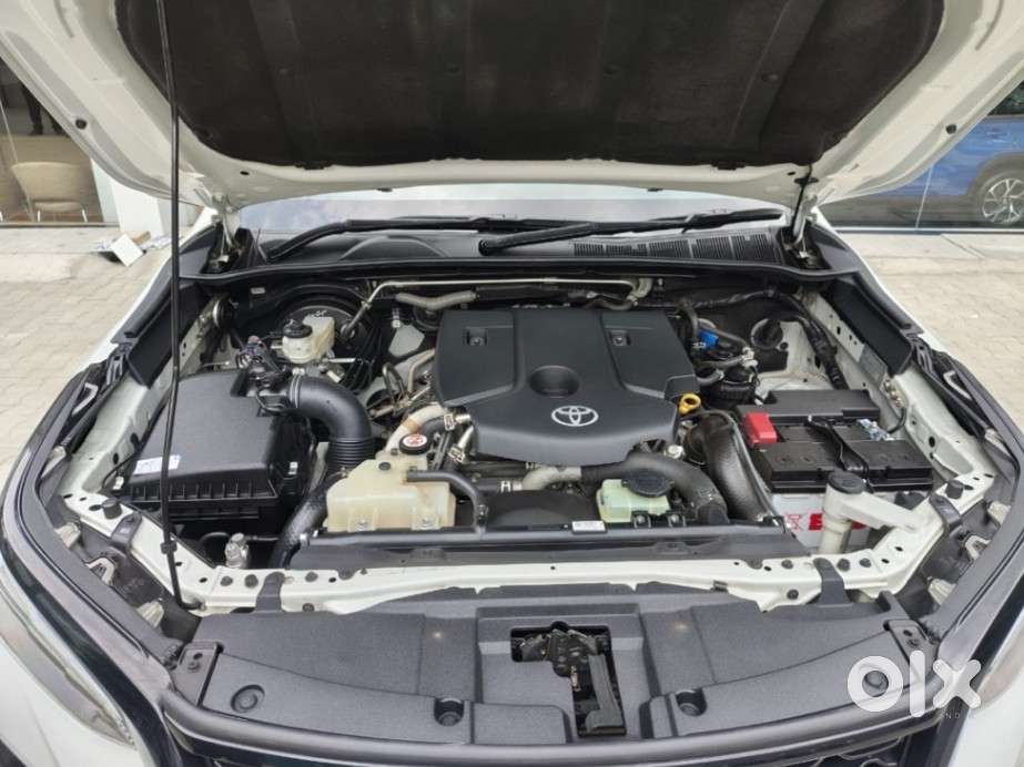 Toyota Fortuner Legender 4x4 At 2.8, 2024