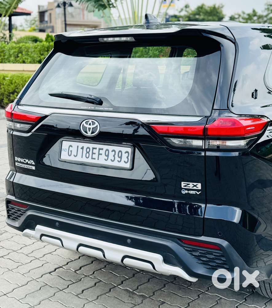 Toyota Innova Hycross 2.0 Zx Hybrid 7 Str, 2025, Petrol