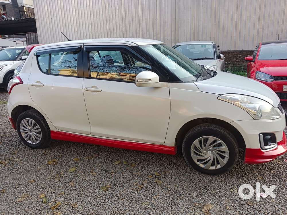 Maruti Suzuki Swift Vxi With Abs, 2016, Petrol