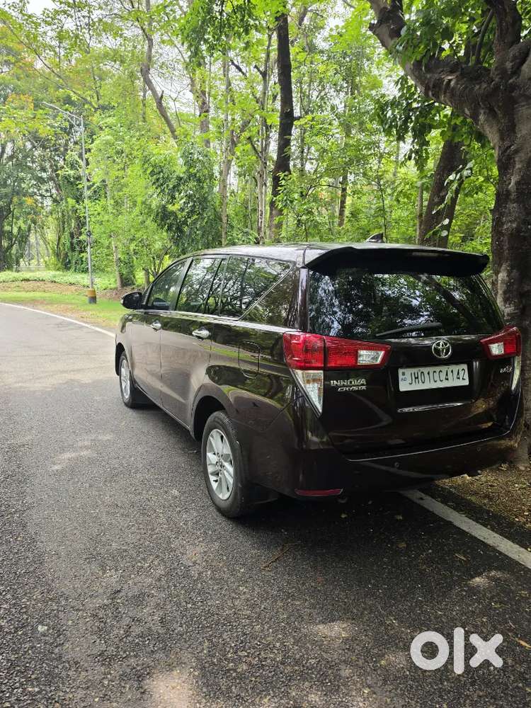 Toyota Innova Crysta 2016 Diesel 117000 Km Driven