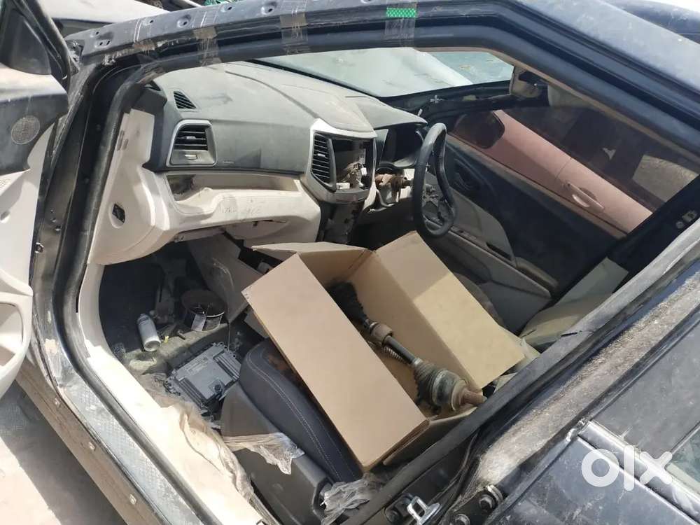 Mahindra Xuv300 Turbosport 2024 Diesel 6000 Km Driven
