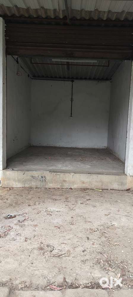 Edakkara kowkad Shop for rent  size 12 to 10 , grocery shop or tailer