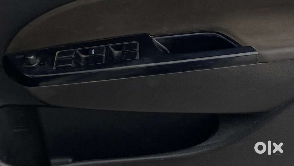 Maruti Suzuki Swift Zxi, 2016, Petrol