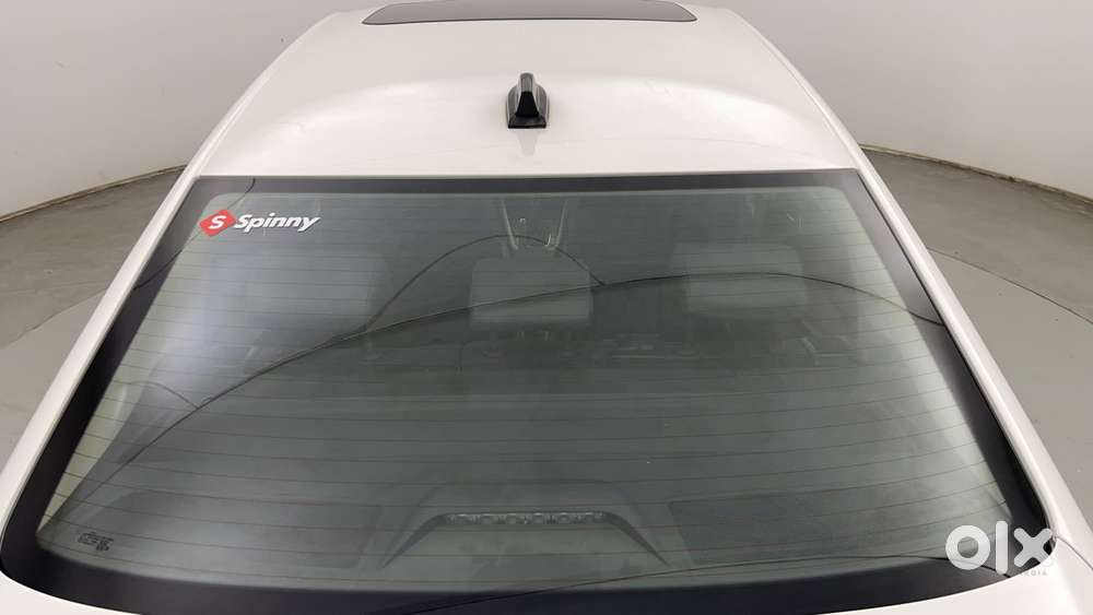 Skoda Slavia Style 1.0l Tsi At, 2023, Petrol