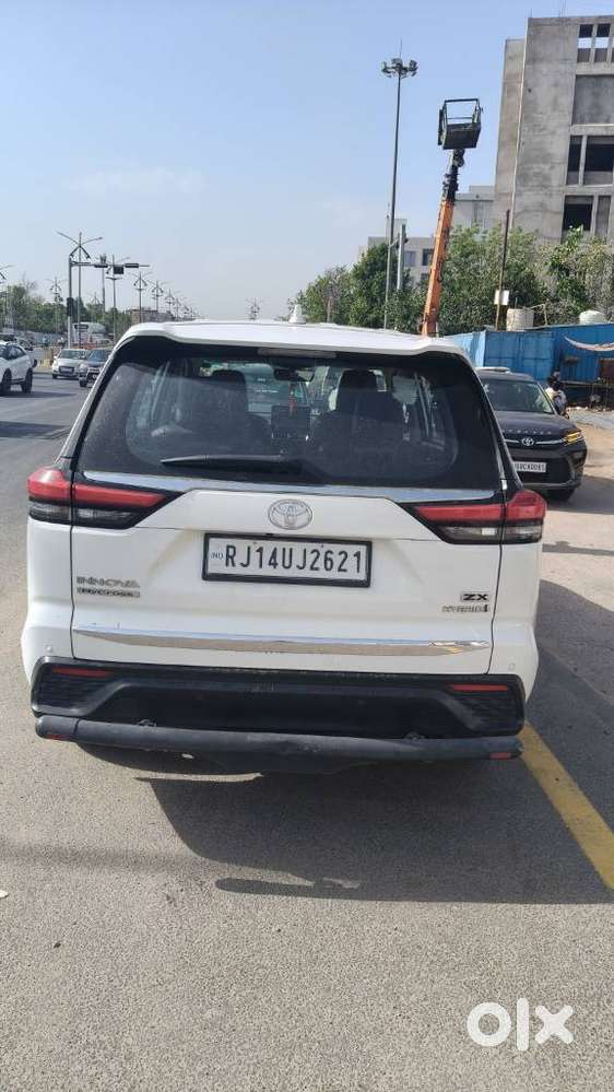 Toyota Innova Hycross 2.0 Zx Hybrid 7 Str, 2023, Petrol