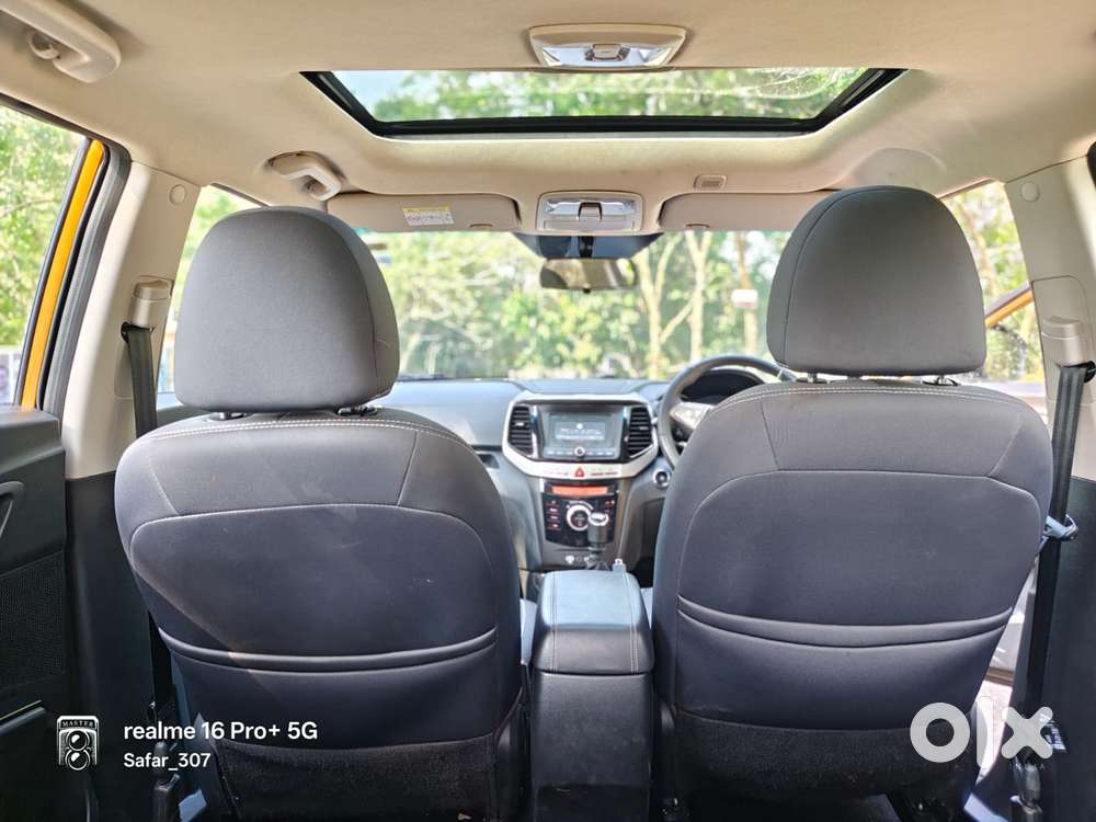 Mahindra Xuv300 W8, 2023, Petrol
