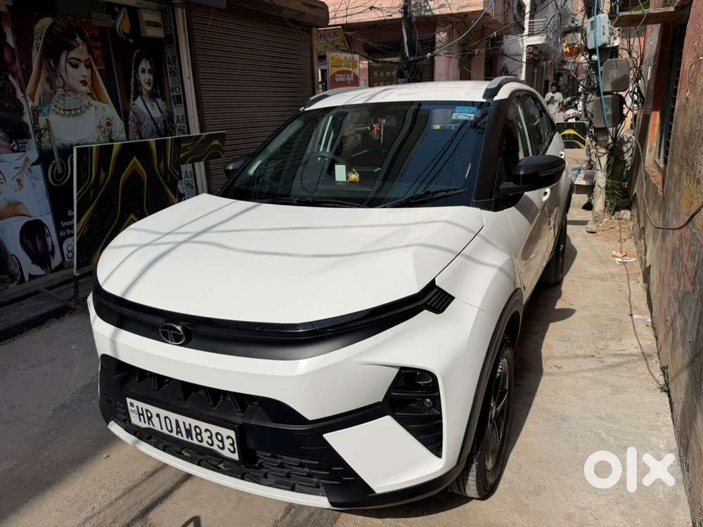 Tata Nexon Petrol Manual 1st 2025 ( Brand New Condition )