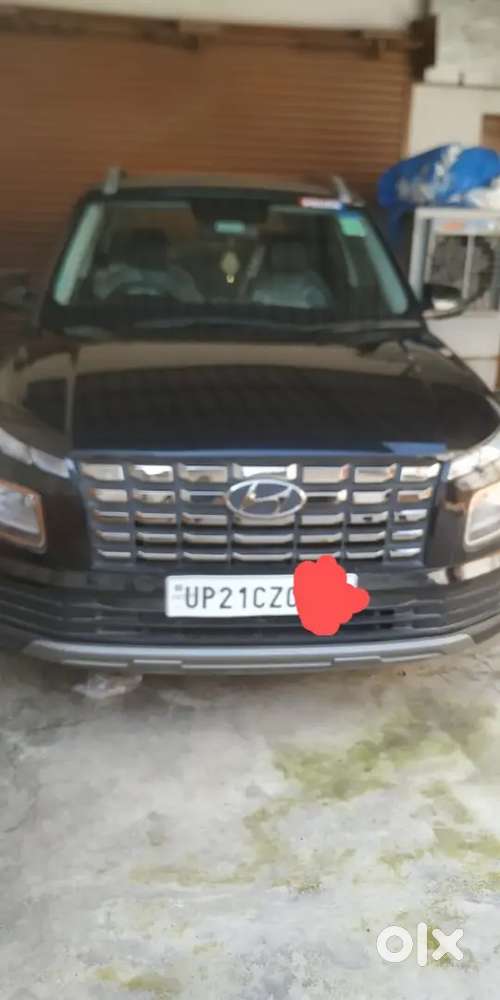 Hyundai Venue 2023 Petrol 11000 Km Driven