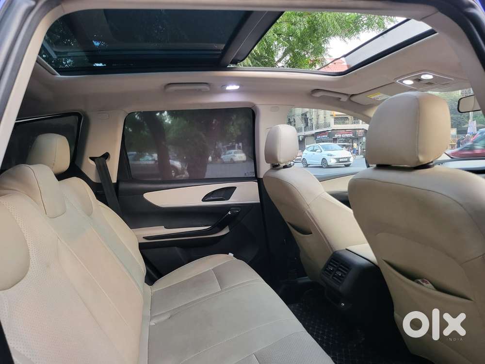 Mahindra Xuv700 2.2 Ax 5 Diesel At Str, 2022, Diesel
