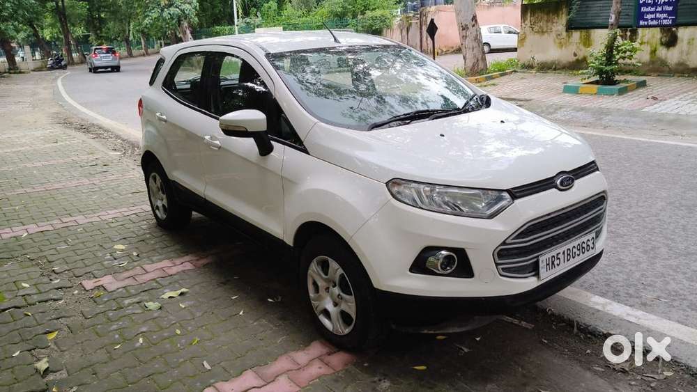 2016 Ford Petrol Car, 67000 Km Driven