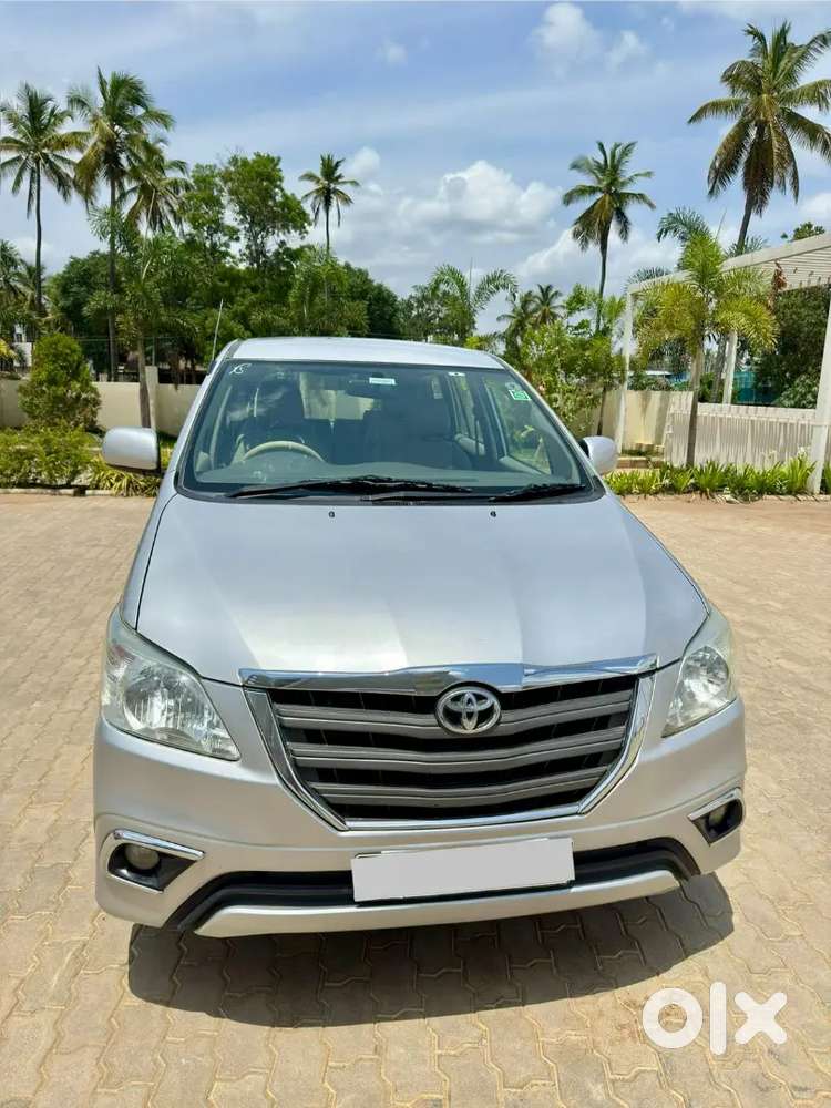 Toyota Innova 1st Owner 2014
