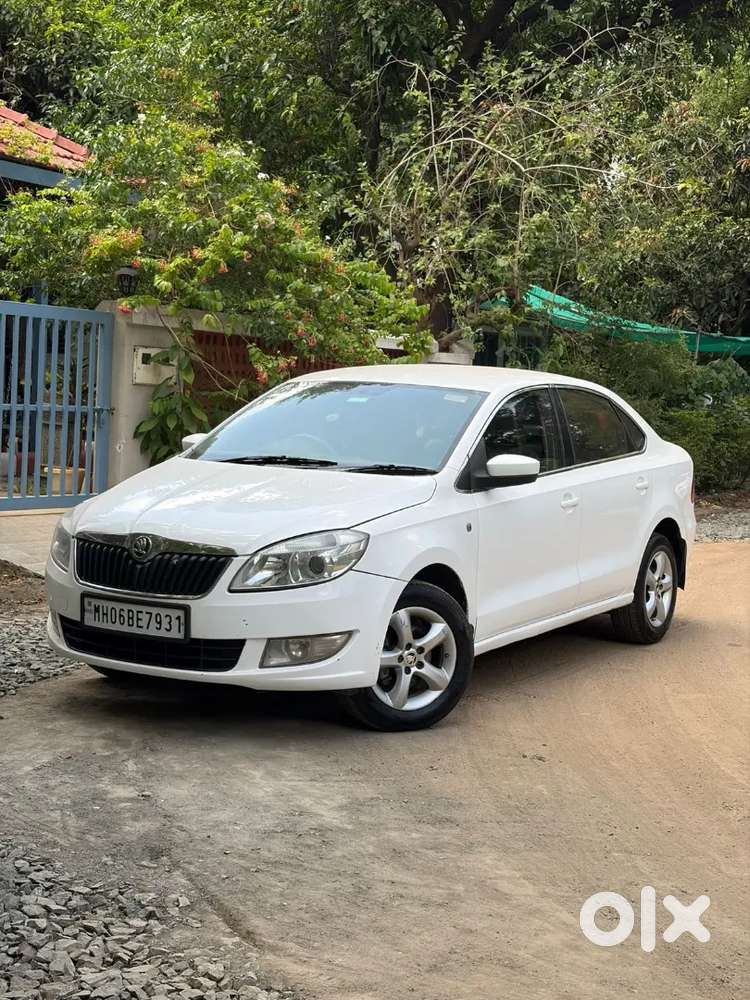 Skoda Rapid Elegance 2014 Diesel Car Well Maintained