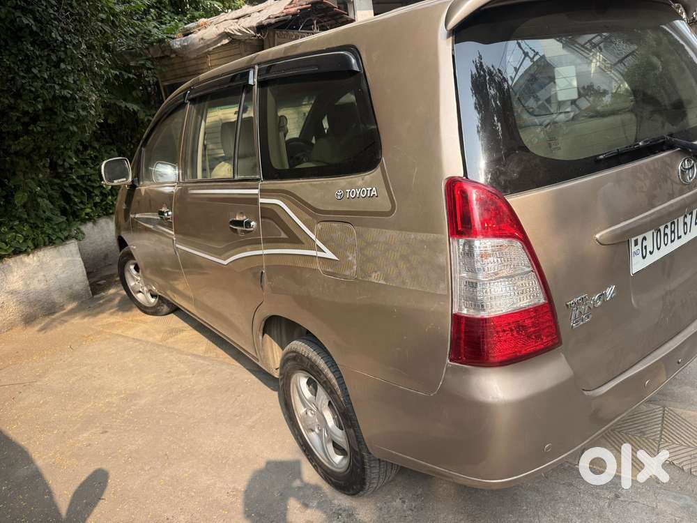 Toyota Innova 2004-2011 2.5 G4 Diesel 8-seater, 2006, Diesel