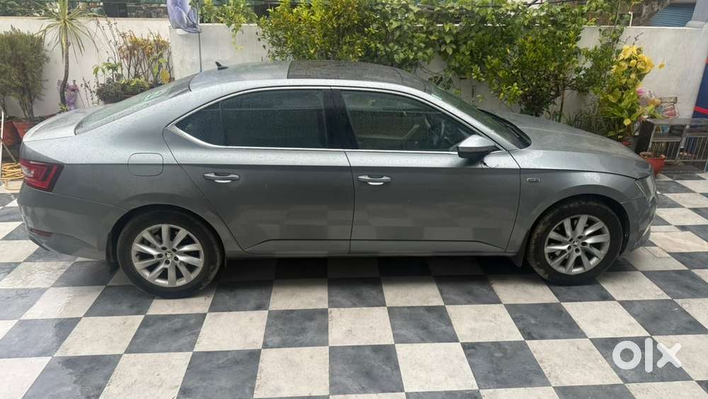 Skoda Superb 2017 Petrol Well Maintained