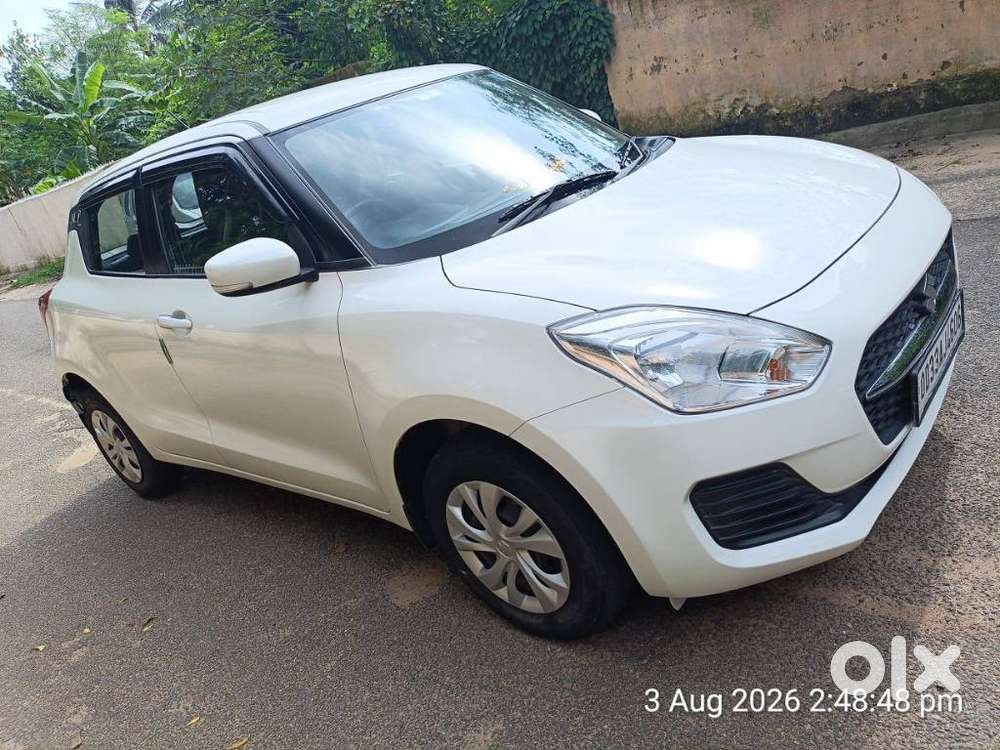 Maruti Suzuki Swift Vxi + Manual, 2023, Petrol