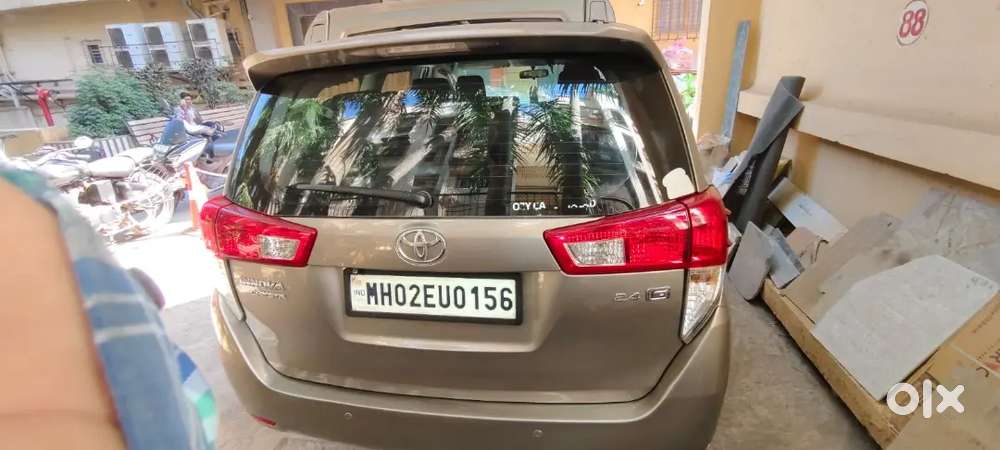 Innova Crysta 2.4 G Manual Diesel