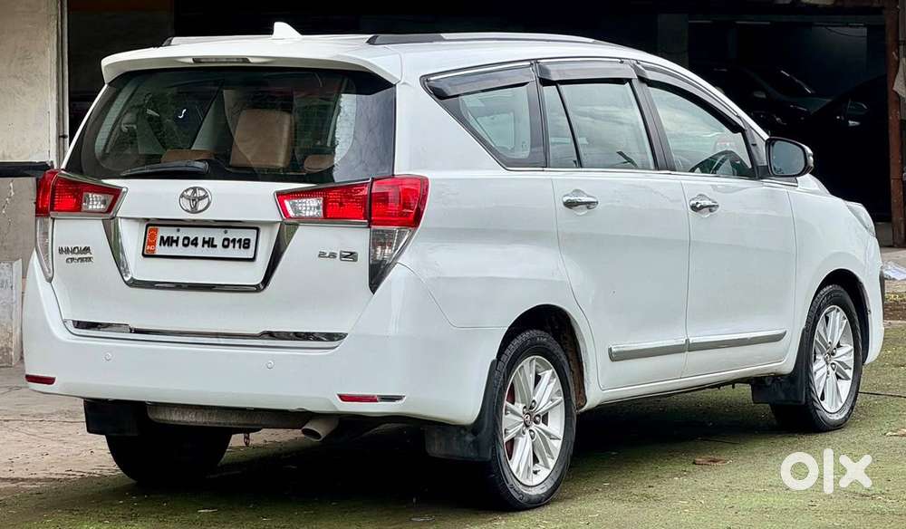 Toyota Innova Crysta 2.8z Automatic, 2016, Diesel