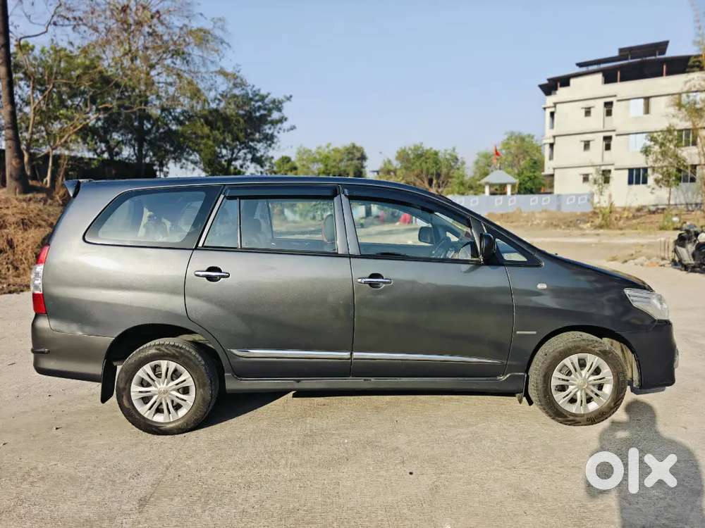 Toyota Innova 2.5 G 8-seater 2015